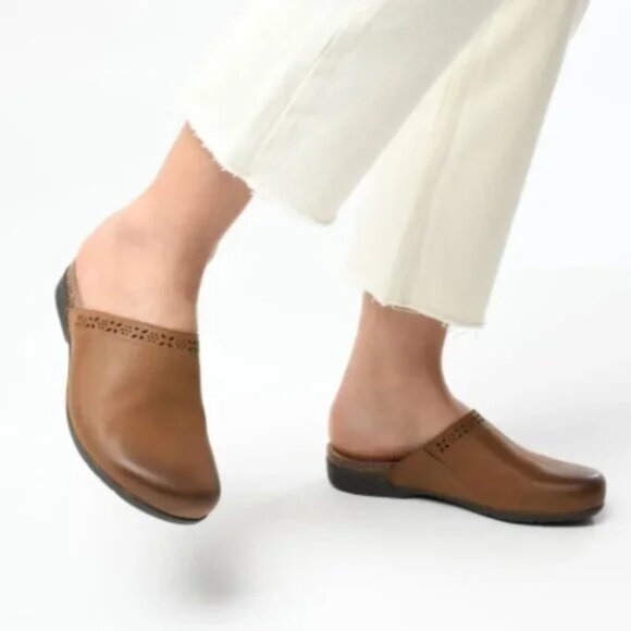 NEW DANSKO Leather Robbie Comfort Mules IN tan for women 1125 4m2 - Picture 1 of 11